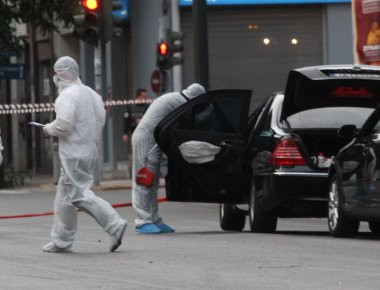 Λ. Παπαδήμος για την τρομοκρατική επίθεση εις βάρος του: «Φωτιά, καπνοί, ένιωσα να καίγομαι» (φωτό, βίντεο)